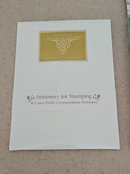NIP PERSONAL STAMP EXCHANGE LINEN ENVELOPES & HERO ARTS RED GREEN CARD ENVELOPES - Picture 2 of 4